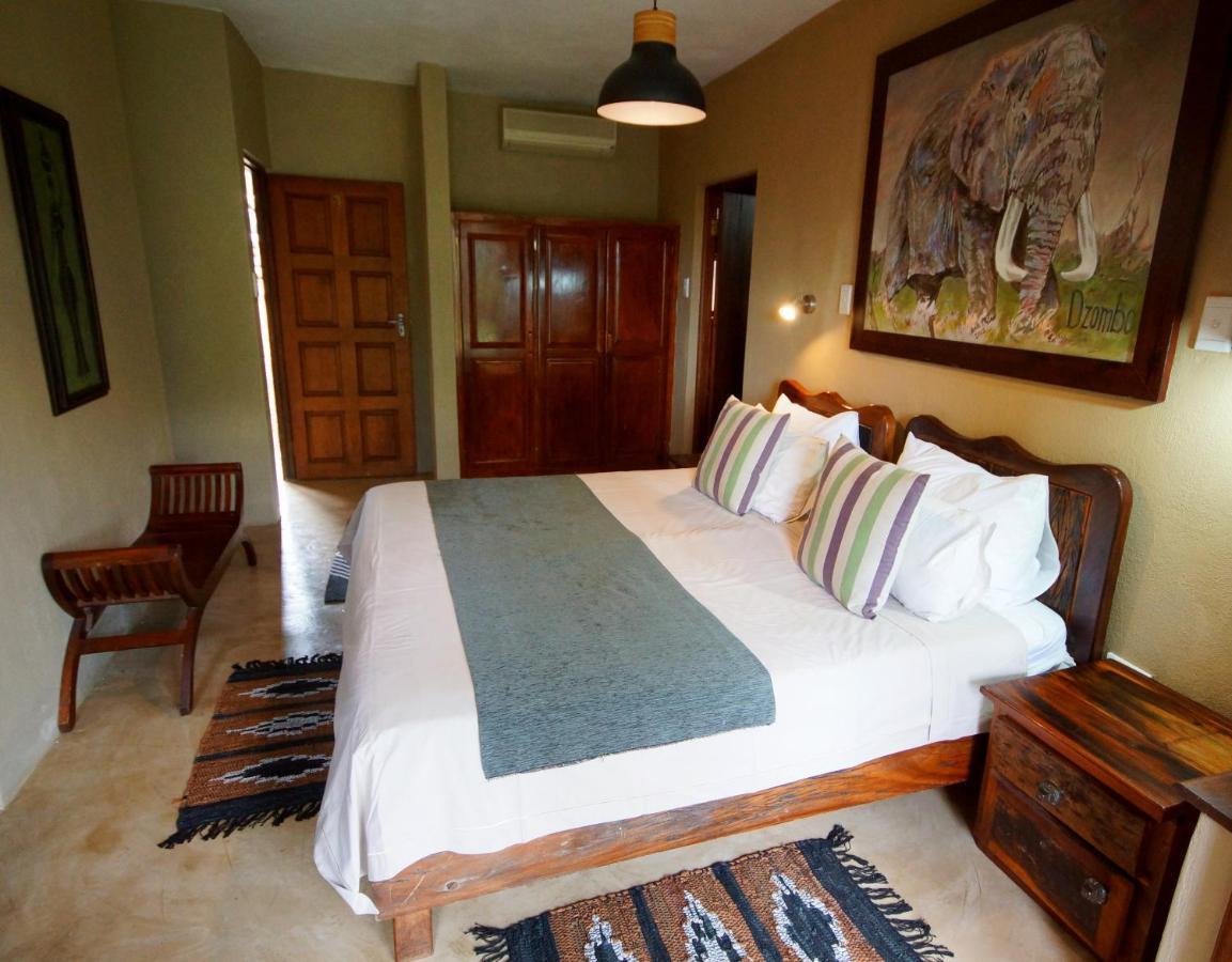 Crocodile Kruger Safari Lodge Marloth Park Ngoại thất bức ảnh
